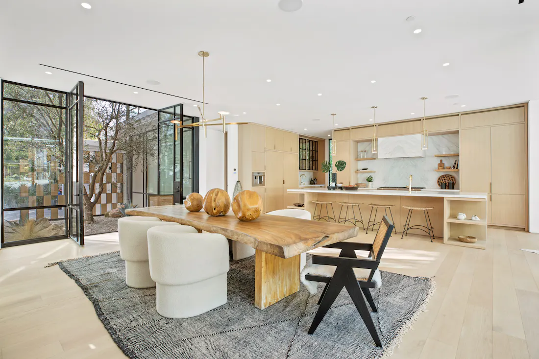 Meridith-Baer-Home-Home-Staging-Southern-California-Beverly-Hills-Modernist-Luxury-Homes-Modern-and-Contemporary-Dining-Table-Kitchen